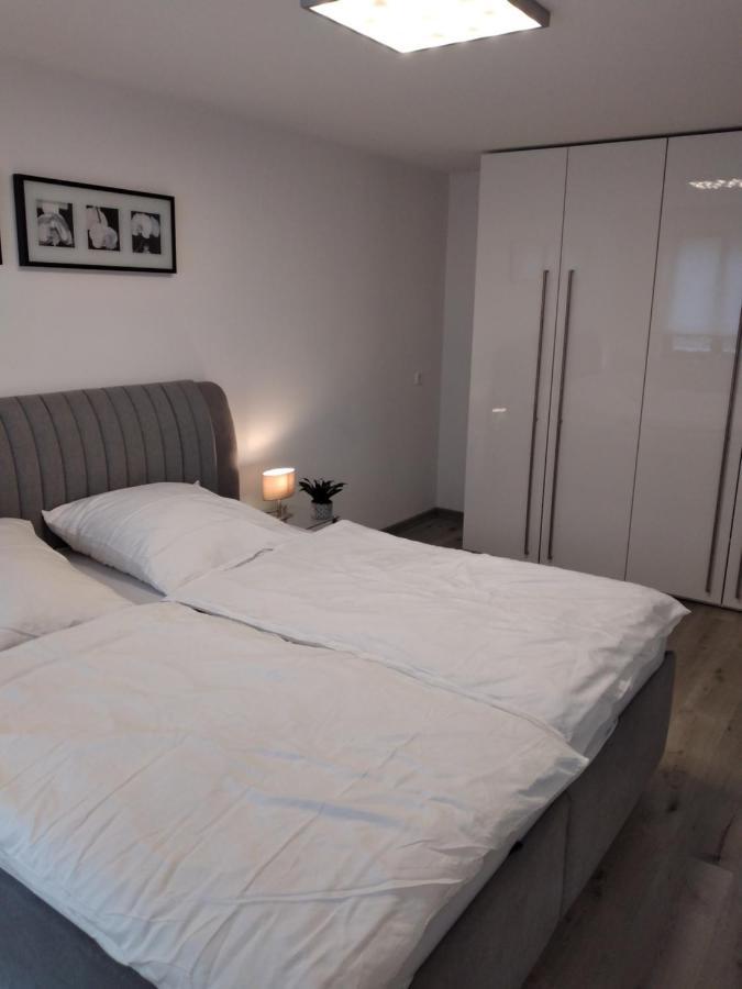 Ferienwohnung Trunk Direkt An Den Weinbergen, Parkplatz, Terrasse Mit Grill Und Lounge Roschbach エクステリア 写真
